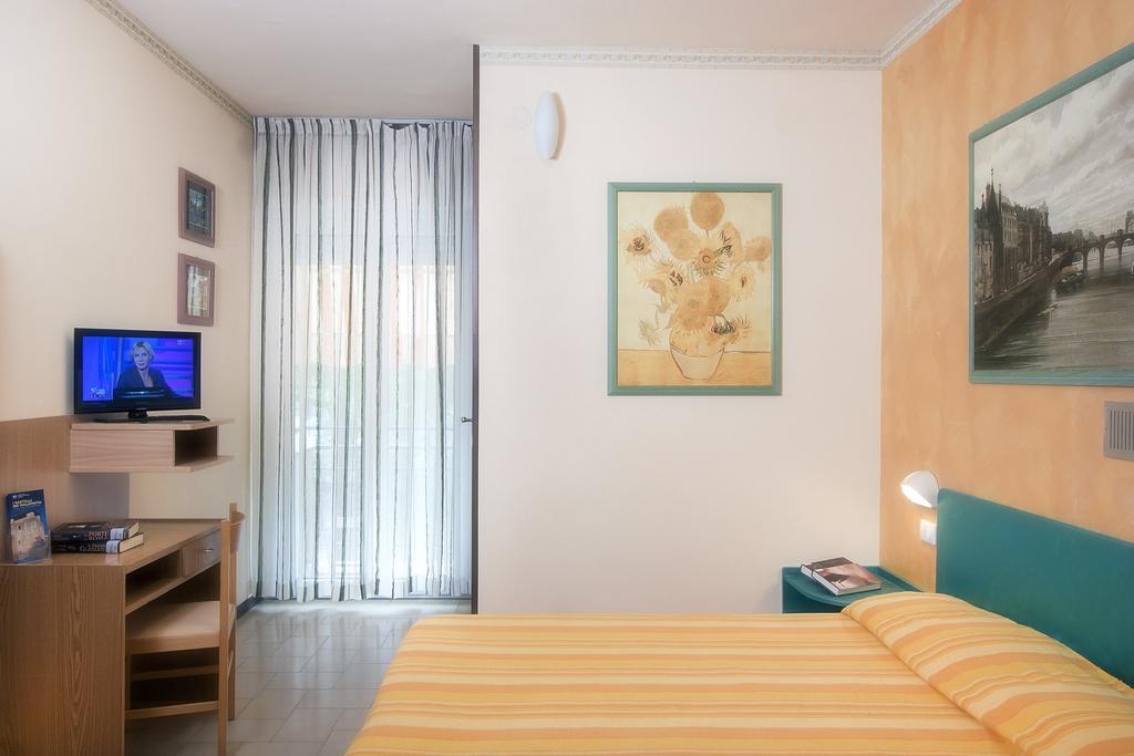 Hotel Marselli Rimini Exterior foto