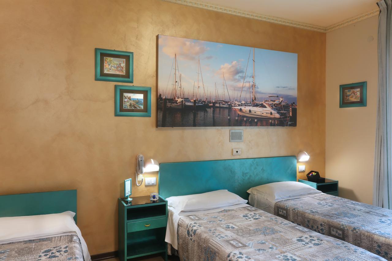 Hotel Marselli Rimini Exterior foto
