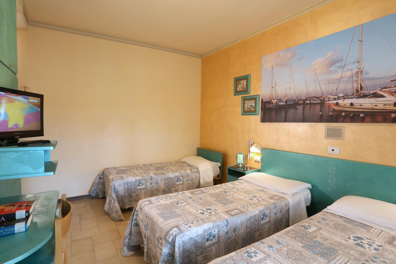 Hotel Marselli Rimini Exterior foto